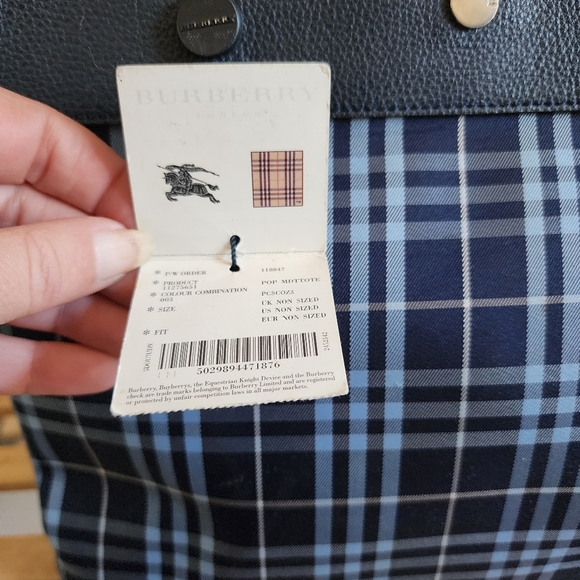 AUTHENTIC NWT Burberry tote bag. - Picture 6 of 11